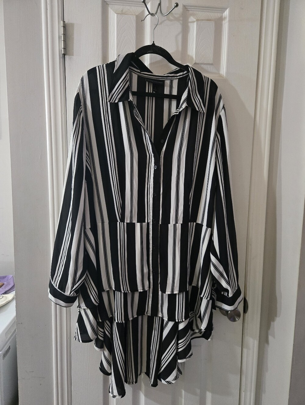 sz 28 Lane Bryant hi lo blouse